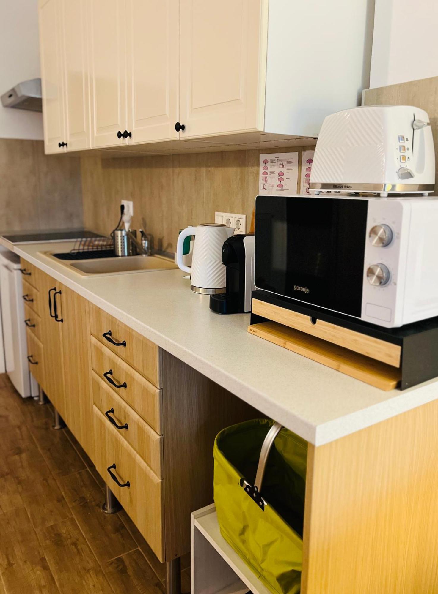 West Budapest Apartman Esterno foto