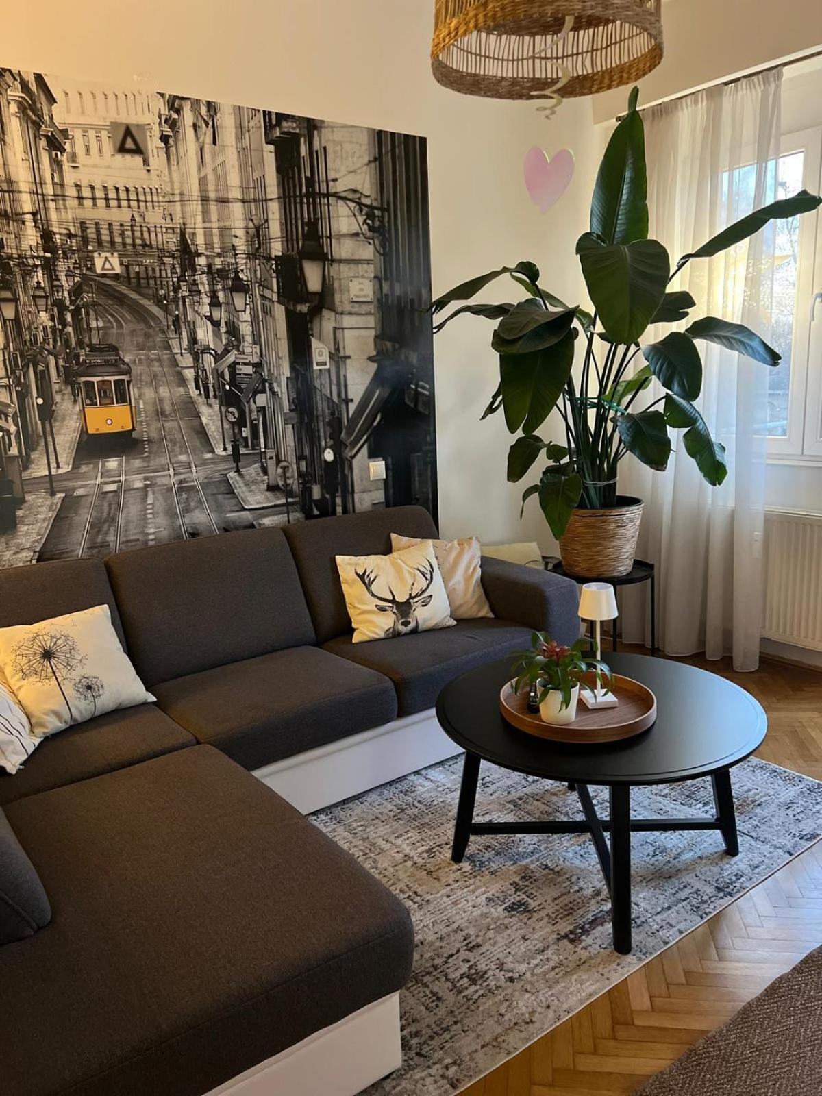 West Budapest Apartman Esterno foto