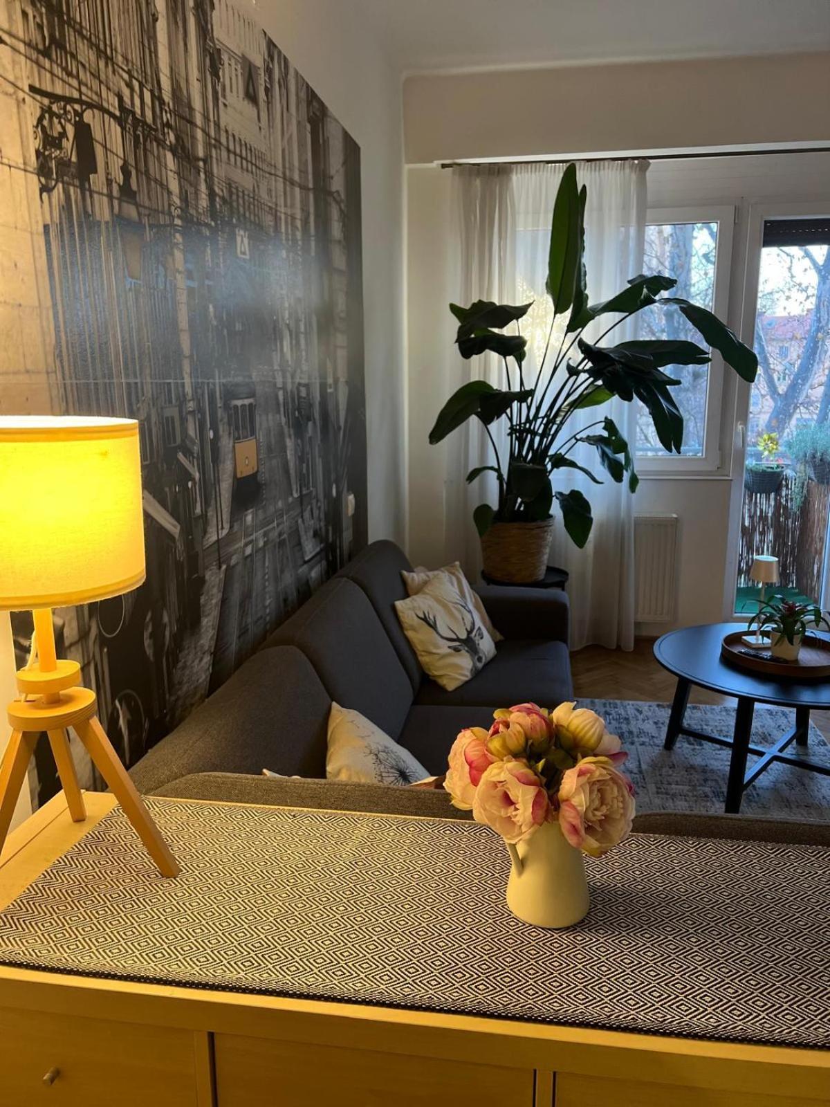 West Budapest Apartman Esterno foto